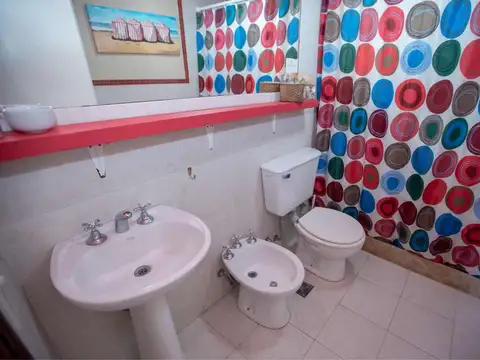 Casa en venta - 10 Dormitorios 10 Baños - 785Mts2 - Pinamar