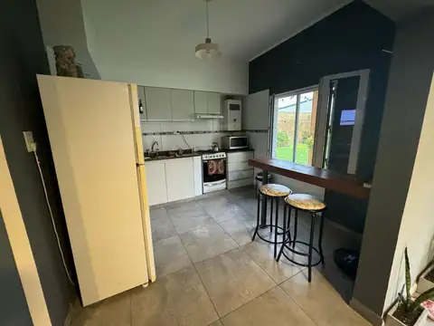 Casa 6 ambientes con 1 baño