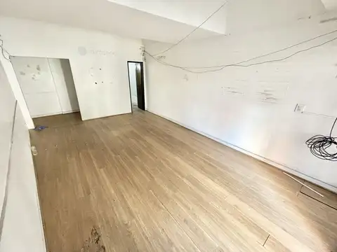 LOCAL  CON PATIO - SALGUERO Y CORDOBA - 39 M2