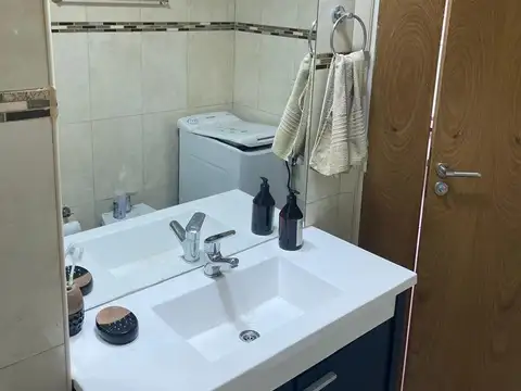 VENTA - 2 AMBIENTES CON BALCÓN -  FLORES