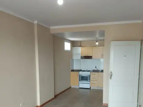 Departamento en Alquiler en Villa Ballester, $ 550.000