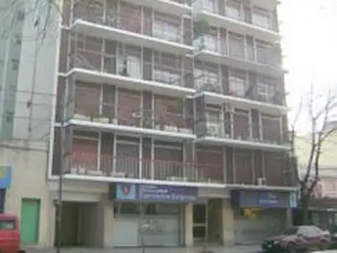 Departamento en Alquiler en Flores de 3 Amb al frente con Balcón Terraza.