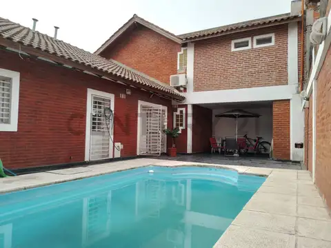VENTA CASA 5/6 AMBIENTES PILETA-PARRILLA ZONA RESIDENCIAL