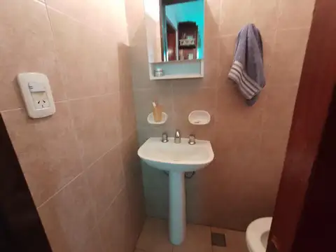 Casa 3 ambientes con 1 baño