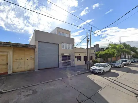 Depósito en Venta de 680m2 cub en Ramos Mejia