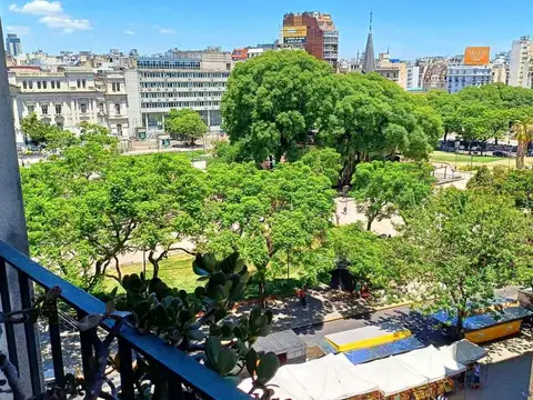 VENTA CONSULTORIO - 4 AMB c/BALCON - FAC.MEDICINA