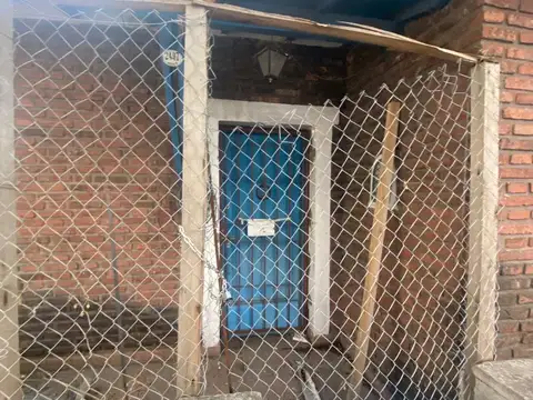 Casa 3 ambientes con 1 baño