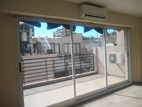 ALQUILER MONOAMBIENTE CON BALCÓN ATERRAZADO CONTRAFRENTE  