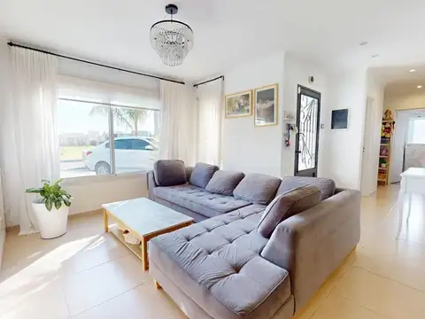 VENTA CASA 4 AMBIENTES EN BARRIO SANTA INÉS