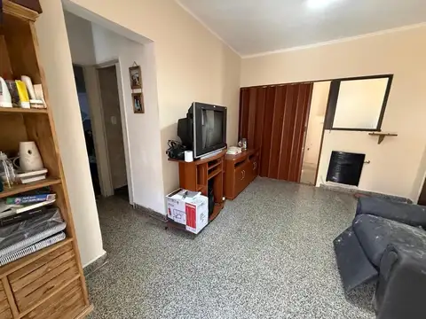 Depto Tipo Casa en Alquiler en Lomas De Zamora, $ 650.000