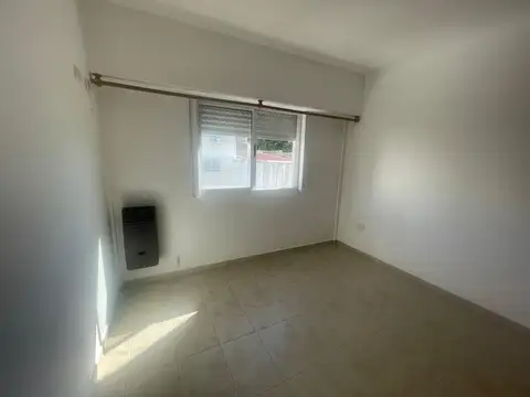 Departamento 1 dormitorio muy luminoso con 2 cocheras