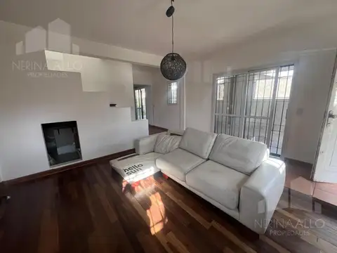 Casa en Venta con 3 cocheras