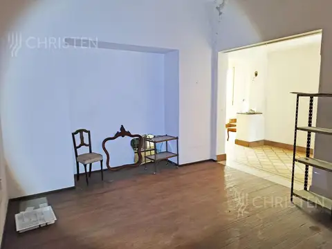 Venta Casa 3 habitaciones patio pileta y salón cochera centrica