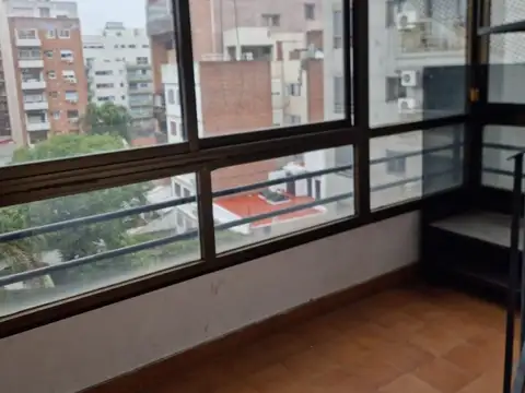 EXCELENTE DEPARTAMENTO CON COCHERA Y TERRAZA  CON PARRILLA  Y QUINCHO
