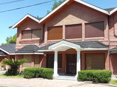 Casa en Venta de 4 dormitorios