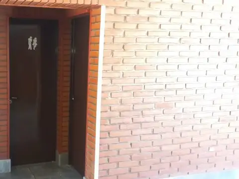 Casa 10 ambientes con 4 baños