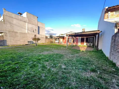 Casa 5 ambientes con 4 baños