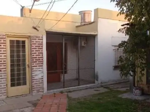 Casa en ph -venta - 3 Dormitorios 2 Baños - 300Mts2 - Los Hornos, La Plata