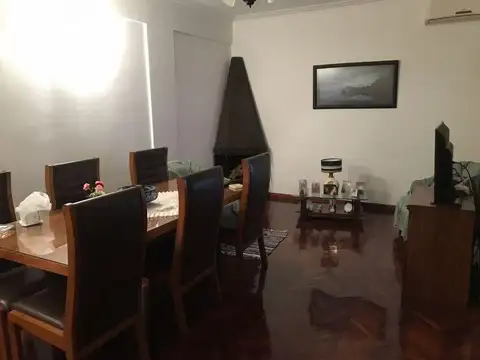 Escalada 100, Piso 1