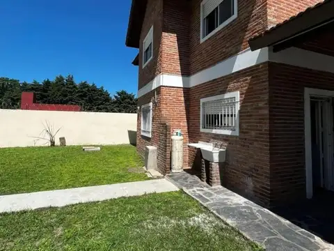 Casa 6 ambientes con 3 baños