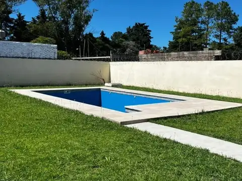 Casa en Venta en La Reja, USD 186.000