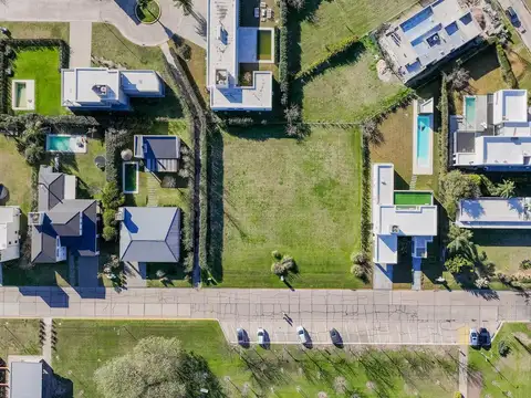 Terreno en Venta 40  mts Fondo