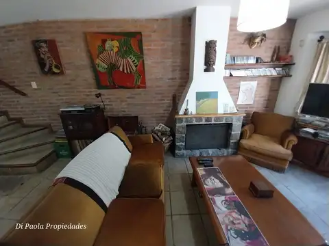 Casa 6 ambientes con 4 baños