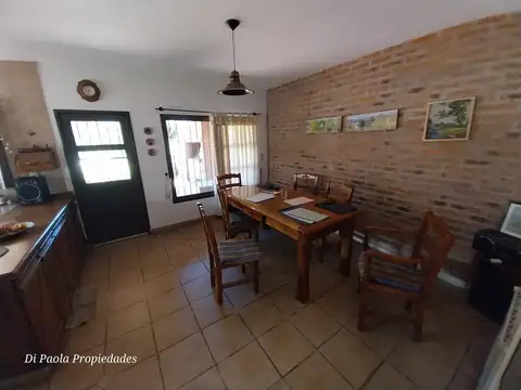 chalet con fondo y pileta