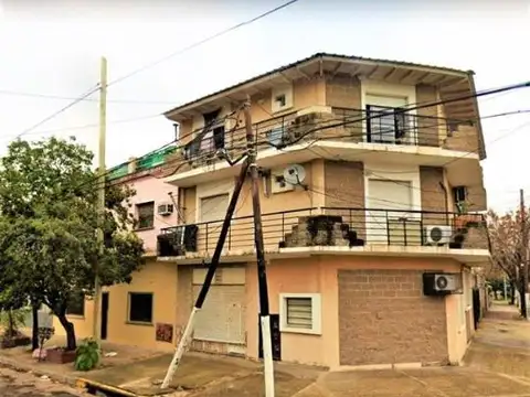 EN VENTA EN MARTIN CORONADO DEPARTAMENTO TIPO CASA DE 3 AMBIENTES EN 1ER PISO - FICHA 8859