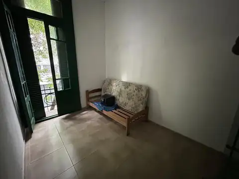 CASA TIPO PH 2 PISOS A REFACCIONAR VENTA FLORES