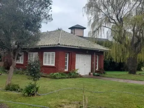 Casa en venta - 4 Dormitorios 5 Baños - Mar Chiquita