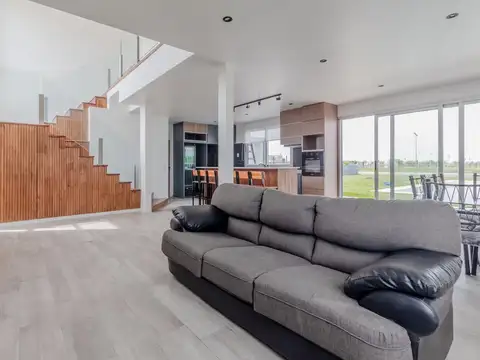 Venta de Casa en  Barrio Cerrado Villalobos, Pueblos del Plata (Se puede financiar)