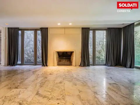 Casa en Alquiler con 2 cocheras