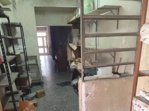 Casa 7 ambientes con 1 baño