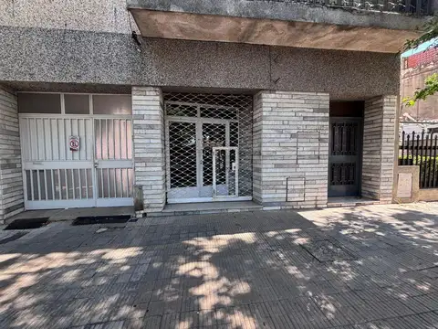 Local al Frente en Barrio Azcuenaga