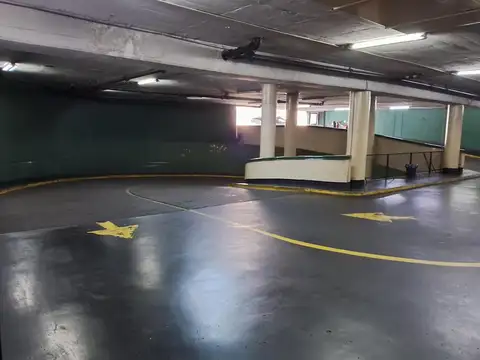 Cochera en PALERMO frente a Alto Palermo