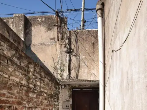 Eva Peron 3400, Piso P.B.