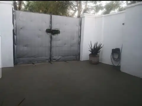 Depto Tipo Casa 2 ambientes con 1 baño