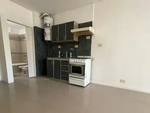 MONOAMBIENTE AL FTE CON BALCON (IDEAL INVERSION CON RENTA)