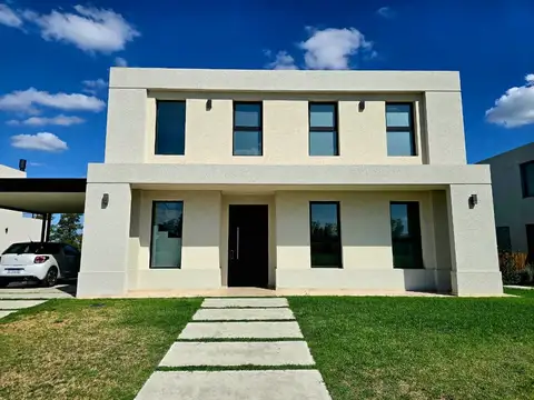 CASA EN VENTA EN PILAR GOLF - PILAR