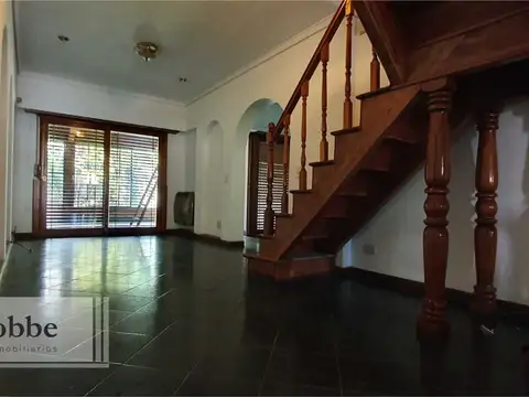 AMPLIO CHALET.""Acepta Propiedad en Caba en parte de Pago"