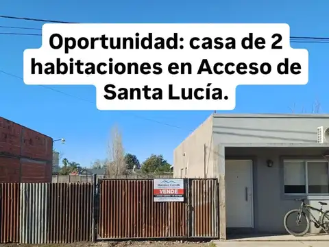 En venta casa de 2 habitaciones en Santa Lucía. Cimientos para nueva vivienda. Oportunidad!