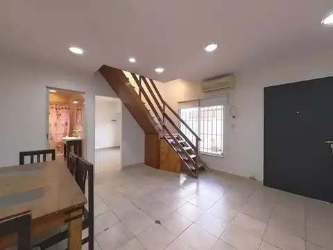 Depto Tipo Casa 3 ambientes con 1 baño