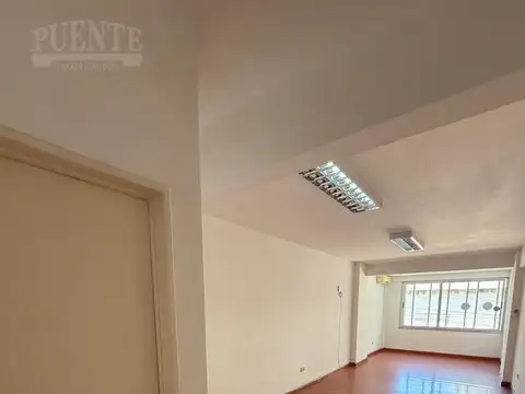 Oficina en Alquiler en Banfield, $ 420.000