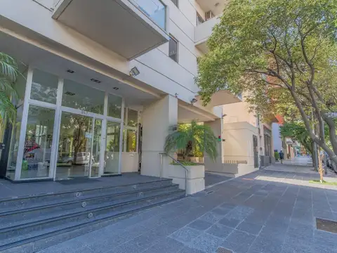 VENTA DEPARTAMENTO 2 AMBIENTES CON BALCÓN EN TORRE CON PISICNA. PARQUE CHACABUCO.