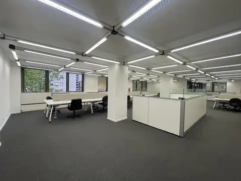 Oficina en Alquiler con 3 cocheras