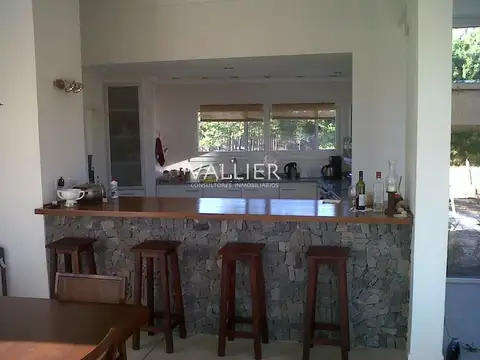 Casa en Alquiler Temporal con 1 cochera