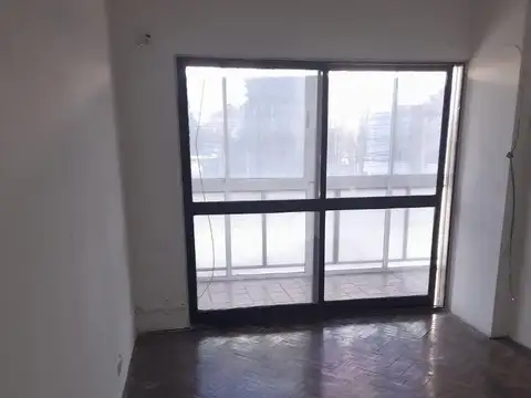 Av. Republica 400, Piso 1