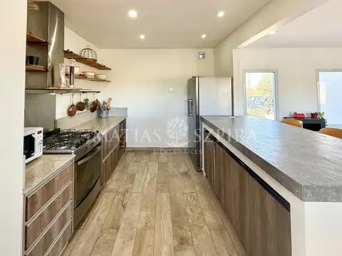 Casa en Venta con 4 cocheras