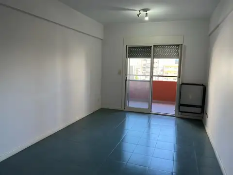 Oficina en Alquiler en Villa Ballester, $ 700.000